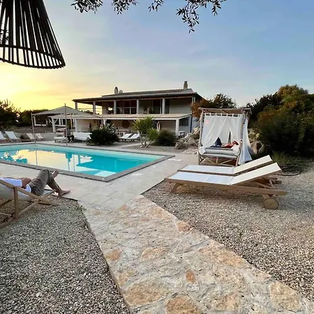 Hotel Le Peres 16